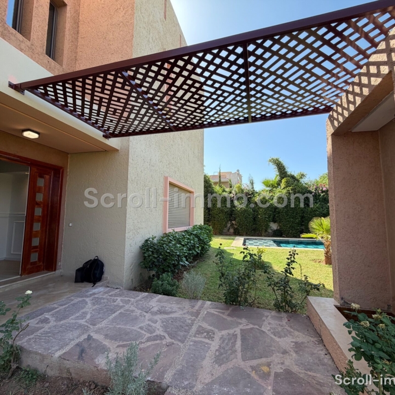 Villa d’exception – 300m² à Route de Tahannaout