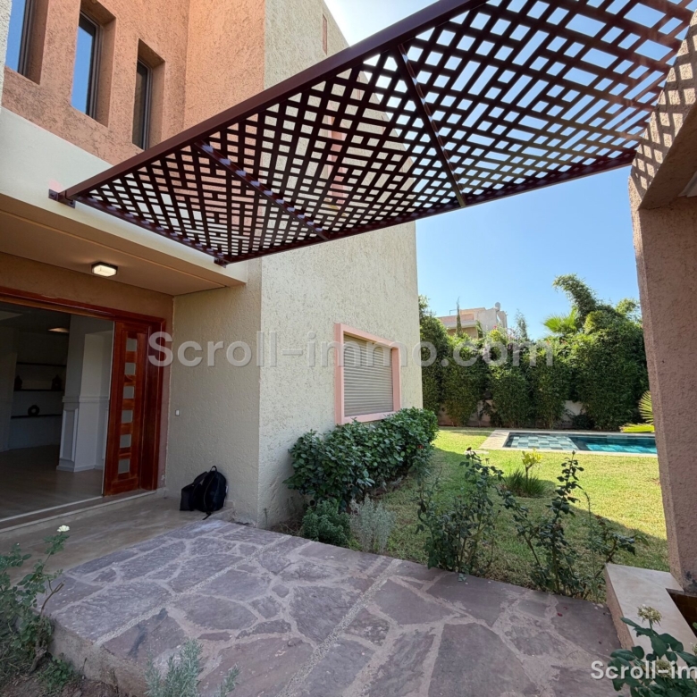 Villa d’exception – 300m² à Route de Tahannaout