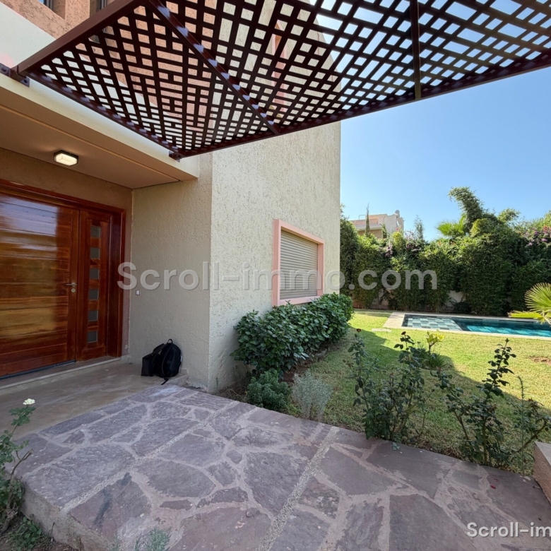 Villa d’exception – 300m² à Route de Tahannaout