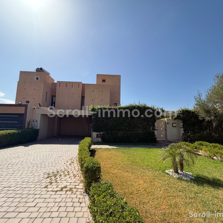 Villa d’exception – 300m² à Route de Tahannaout