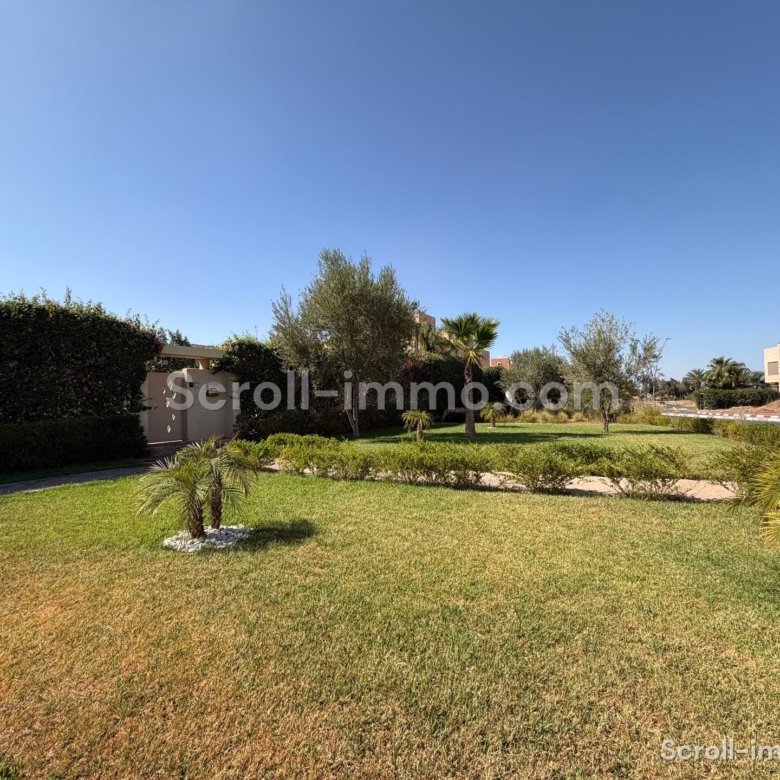 Villa d’exception – 300m² à Route de Tahannaout