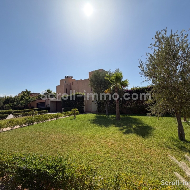 Villa d’exception – 300m² à Route de Tahannaout