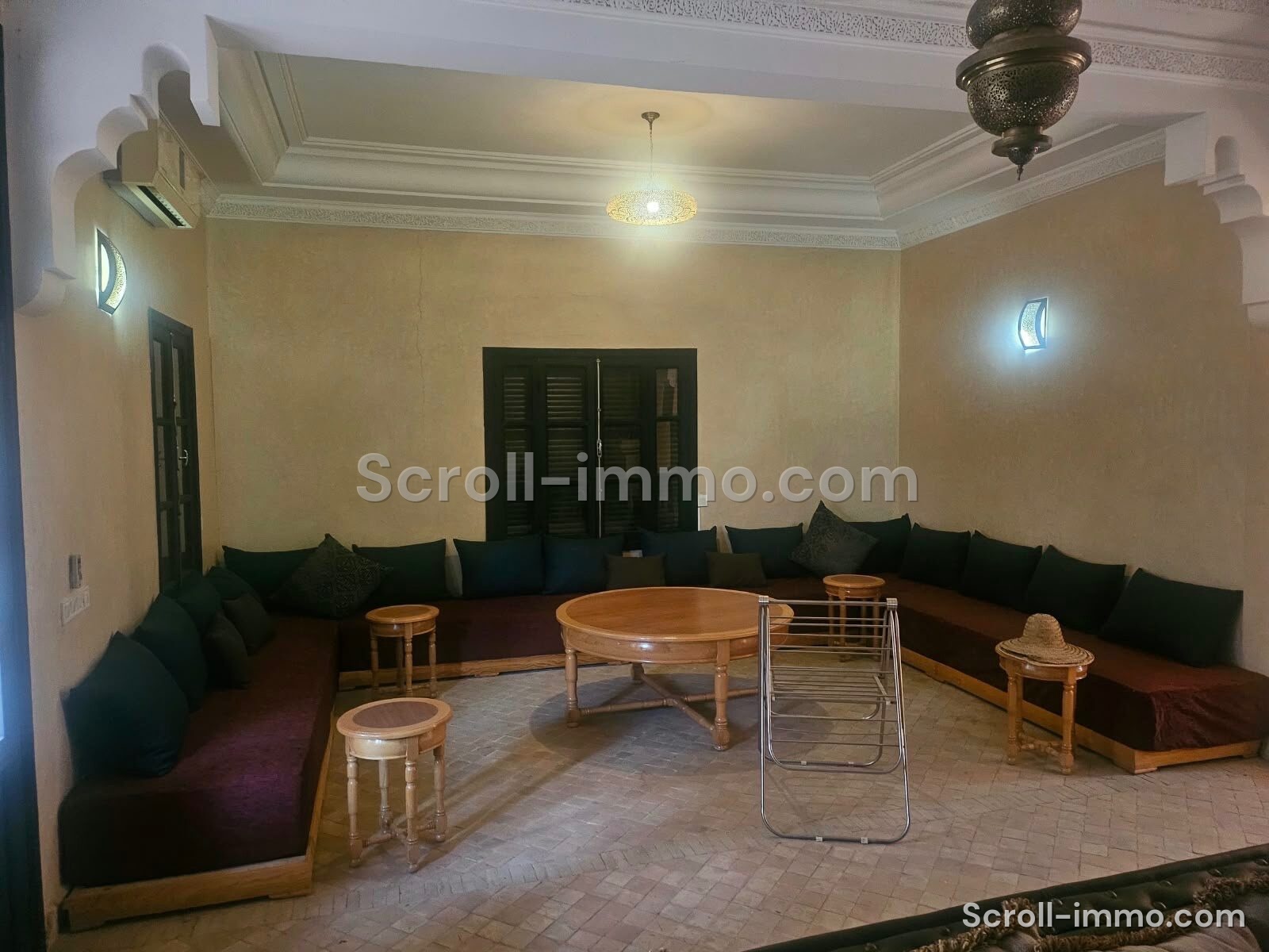 Villa traditionnelle – 240m² à Route de Fès