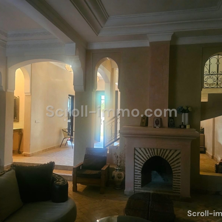 Villa traditionnelle – 240m² à Route de Fès
