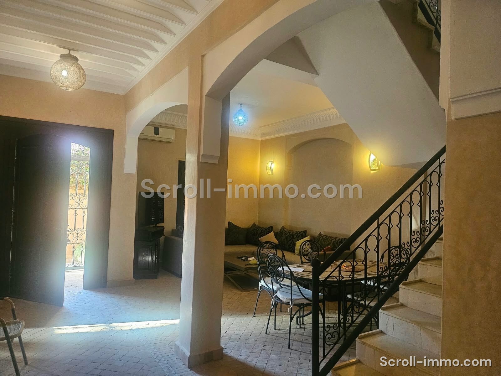 Villa traditionnelle – 240m² à Route de Fès