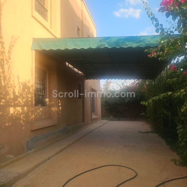 Villa traditionnelle – 240m² à Route de Fès