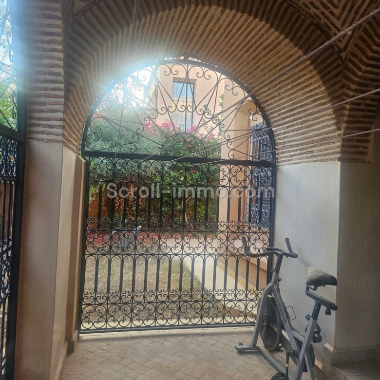 Villa traditionnelle – 240m² à Route de Fès