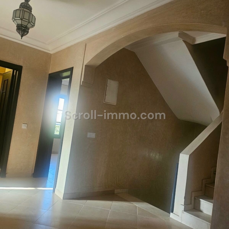 Villa traditionnelle – 240m² à Route de Fès