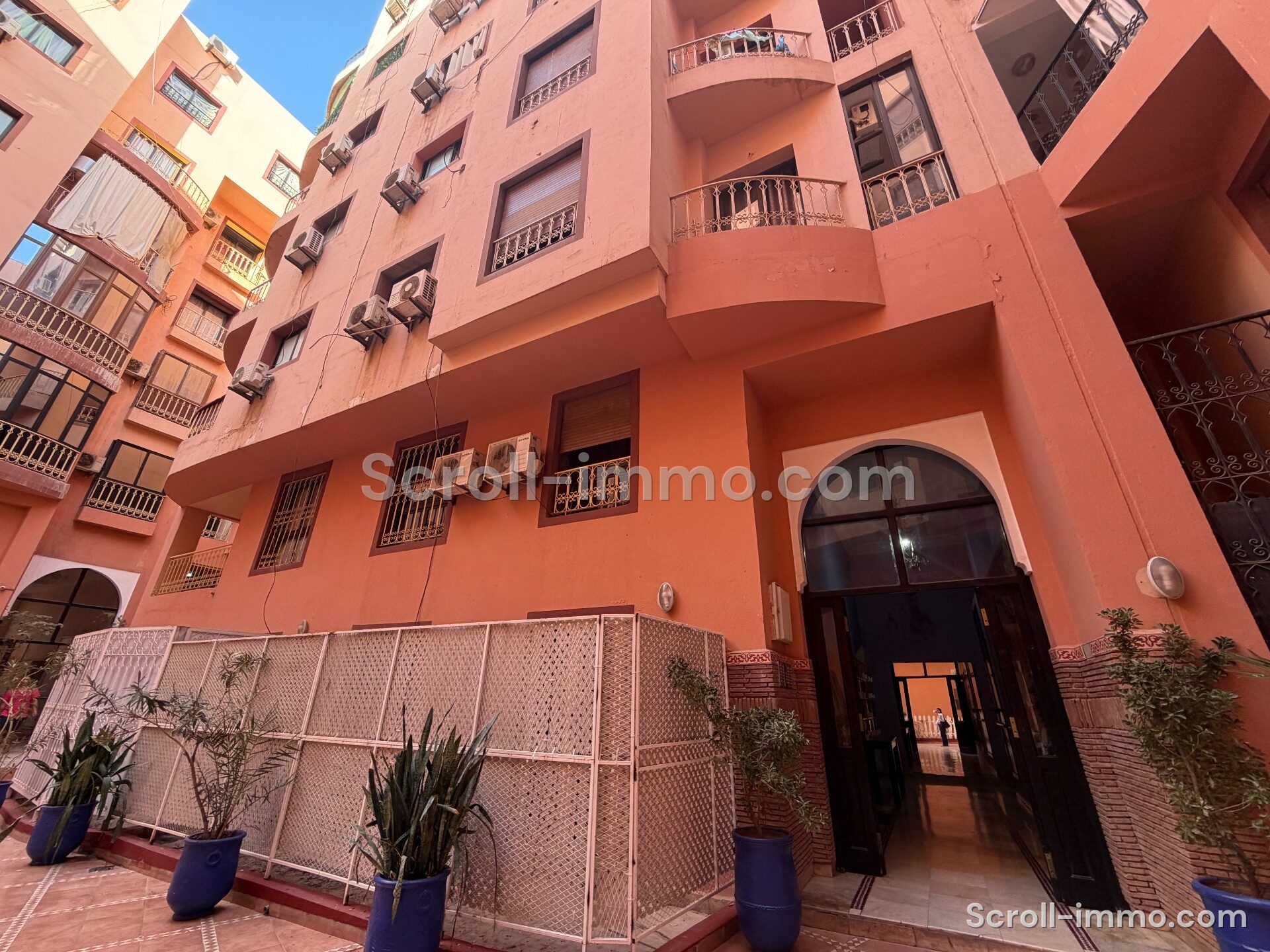 Appartement dans une résidence avec piscine – 71m² à Route de Casablanca
