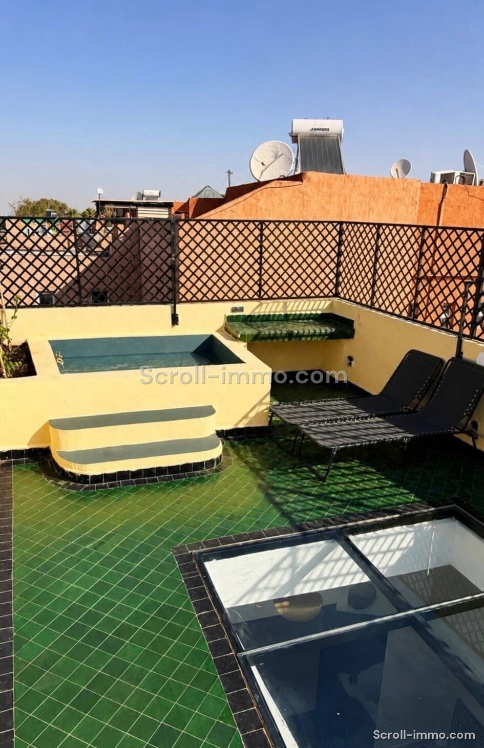 Riad de charme avec rooftop panoramique – Marrakech – 150m² à Bab lakhmis