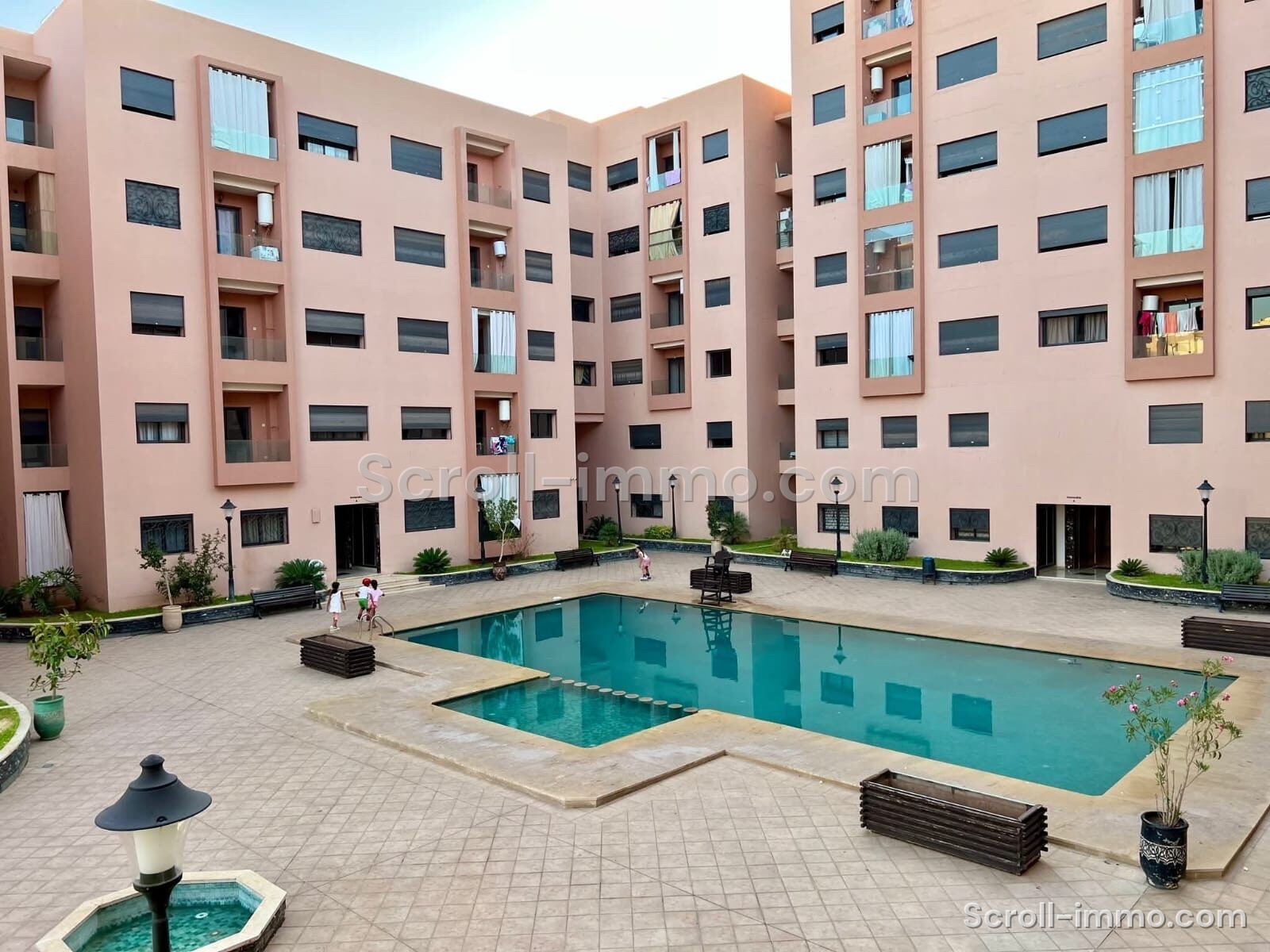Appartement dans une résidence avec piscine à vendre – 80m² à Route de Safi