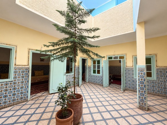 Riad Authentique au cœur de la médina – 103m² à Sidi Boudchich