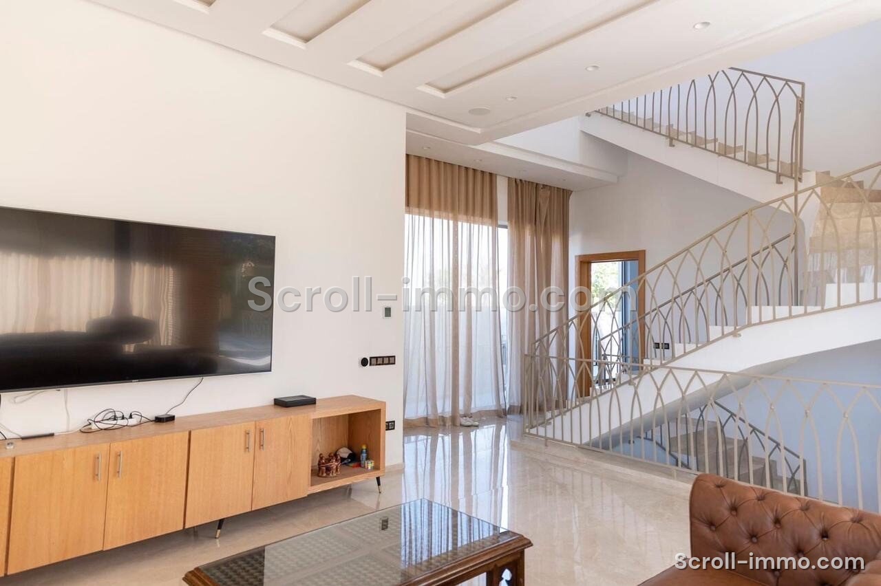 Villa moderne résidence golfique – 700m² à Amelkis