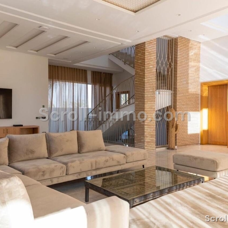 Villa moderne résidence golfique – 700m² à Amelkis