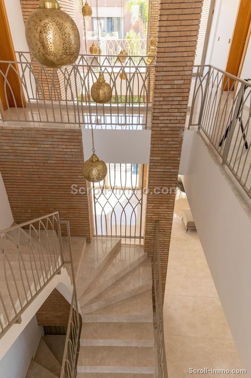 Villa moderne résidence golfique – 700m² à Amelkis